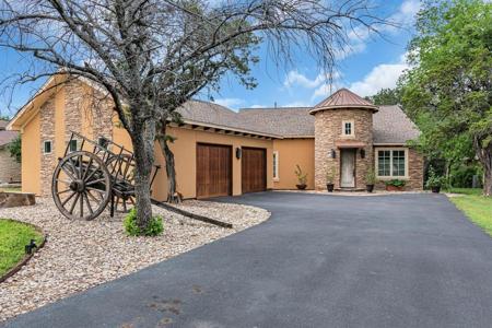 626 Williamsburg Court