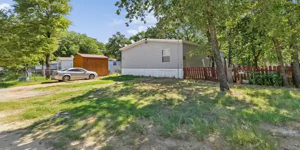 1608 Coral Road