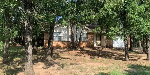 221 N Ash