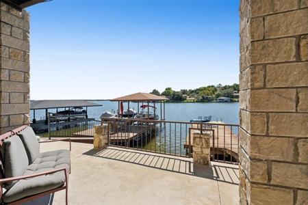 5126 La Vista Court
