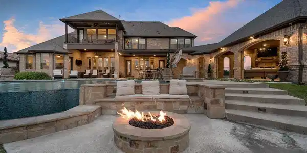 6224 Lakeside Drive
