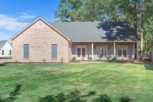 110 Hanging Moss Drive
