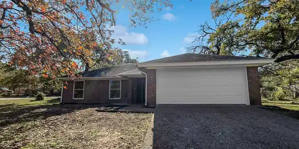 301 Shoreline Drive