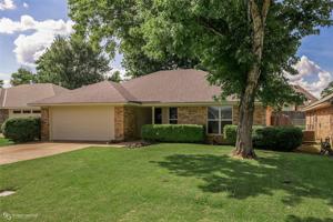 208 S Parkridge Drive