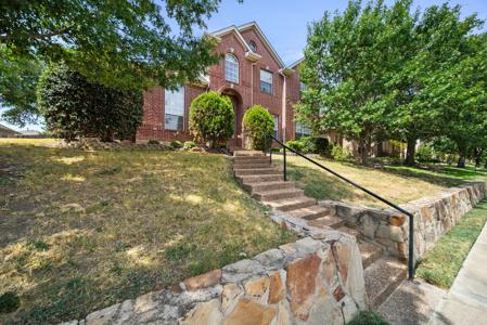 1302 Lakebreeze Drive