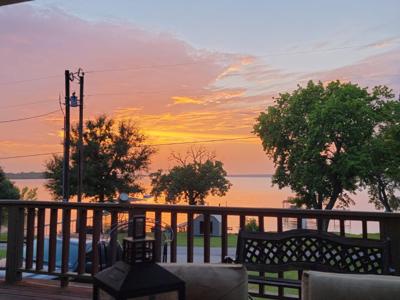 10853 Lakeside Drive