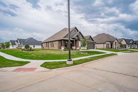 2027 Spieth Street