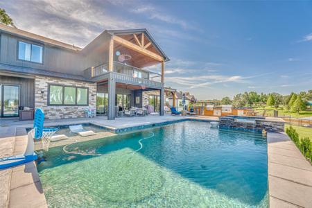 5629 Lakeshore Court