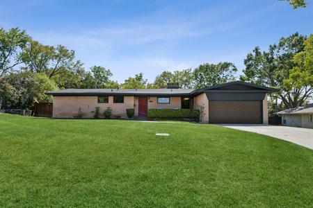 10050 Woodridge Drive