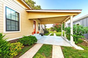 726 W HERON