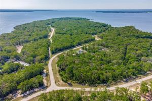22 Vintage Shore Drive