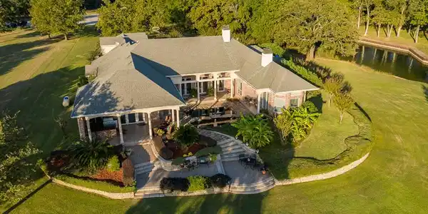 411 Arrowhead Point