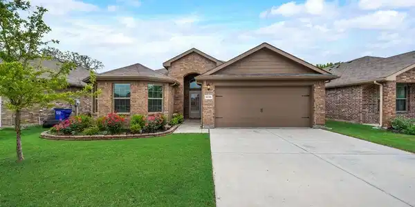 1236 Edgewater Drive