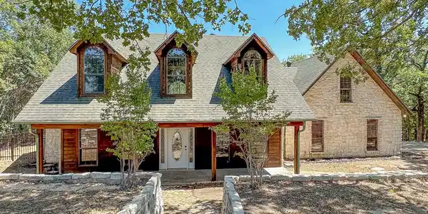 240 Pelican Point