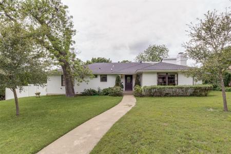 1123 Waterford Drive