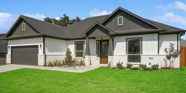 513 woodland Drive