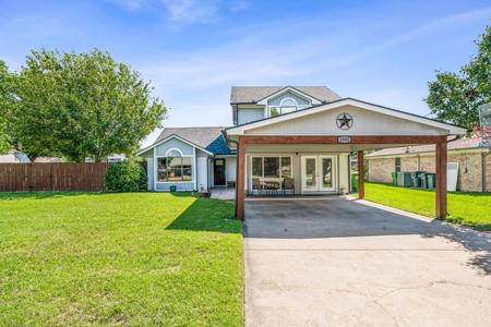 3909 E Chippewa Trail