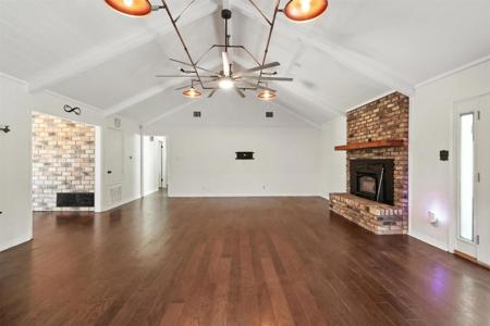 8152 S Lakeshore Drive