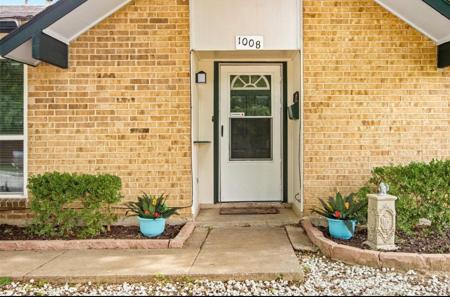 1008 Hillwood Drive