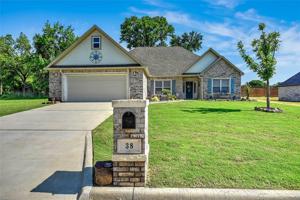 38 Lone Oak Boulevard