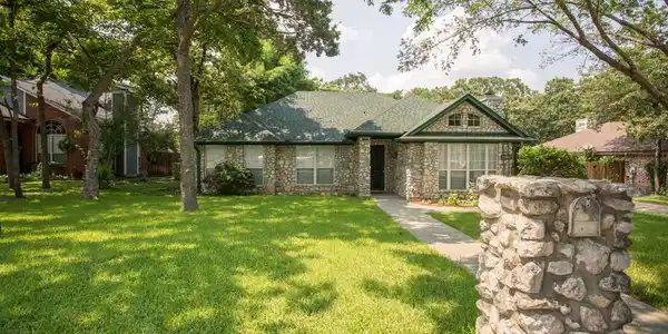 707 High Crest Drive