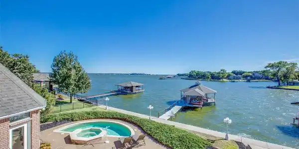 470 Schooner Drive