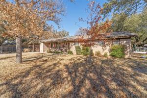 102 Hillview Circle