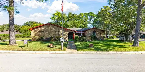 1127 Idlewood Avenue