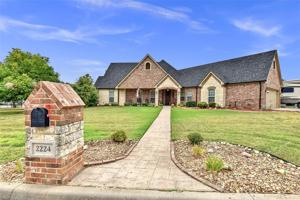 2224 Flora Lane
