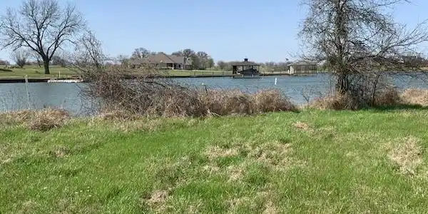 L 106 Lake Vista Drive