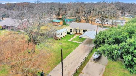 1045 Welch Lane