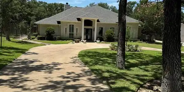 109 Westlake Woods Drive