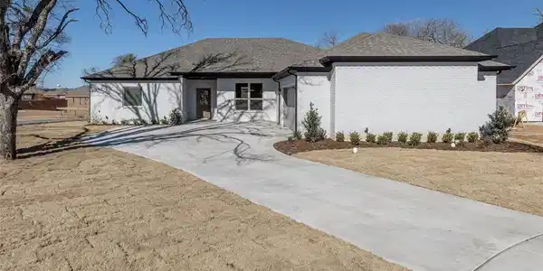 1613 Sea Breeze Court