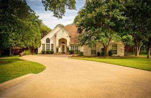 6709 Forest Oaks Court