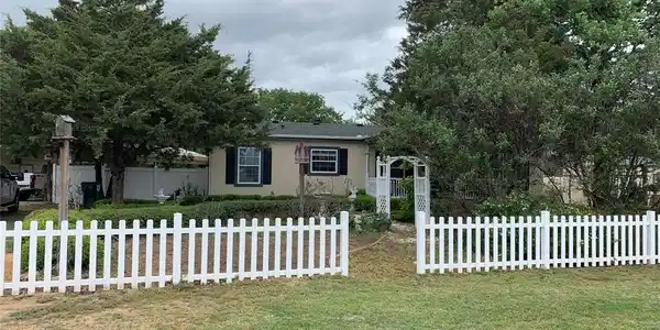 107 Briar Oaks Court