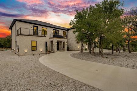 124 Cote D Azur Drive