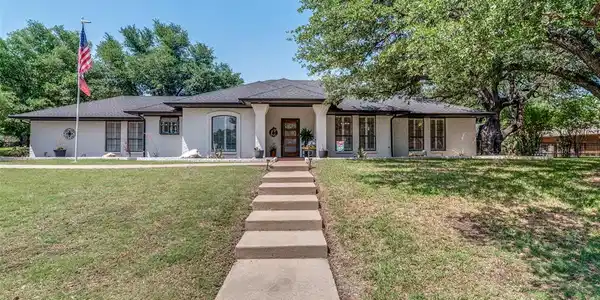 7500 Lochwood Court