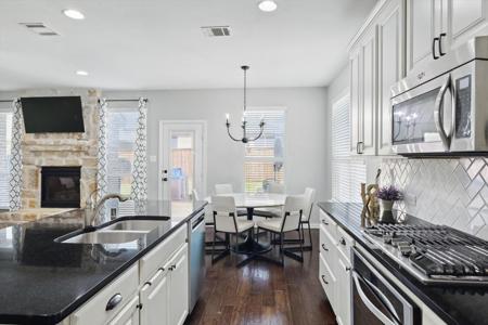 3200 Hawks View Lane