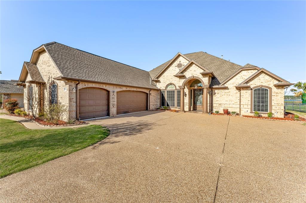 2411 Waters Edge Drive, Granbury, TX lhrmls02067639