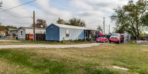 1900 Gale Drive