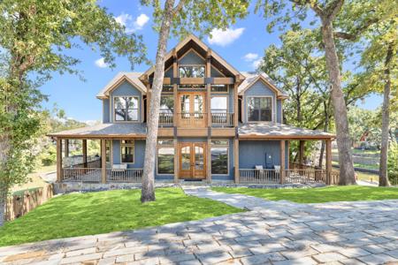 2501 Forest Hill Drive