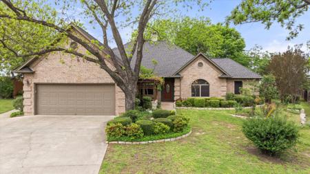 5204 Nueces Court