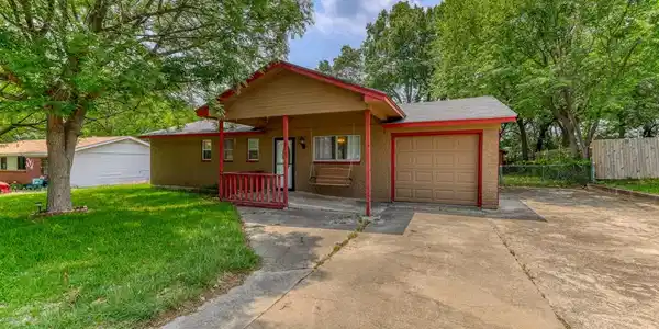 112 Shoreline Drive