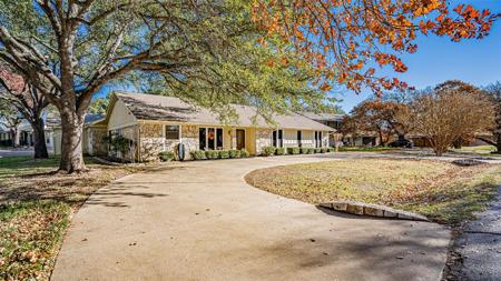 3901 Laramie Drive