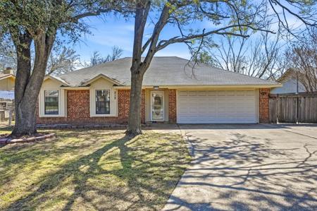 313 Oakwood Circle