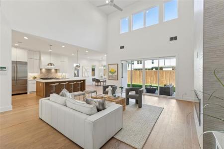 610 Peavy Road