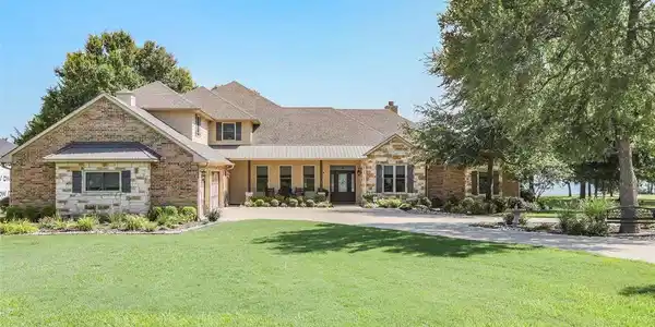 1128 The Shores Drive