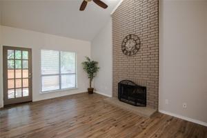 8404 Forest Lane