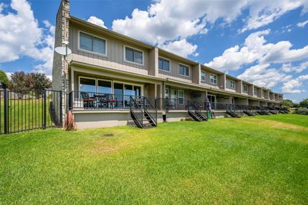 5200 Country Club Drive