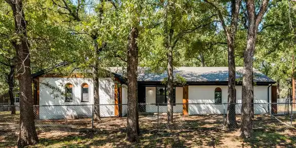1301 Fox Hollow Court